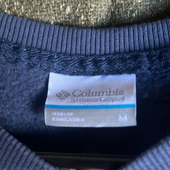 Columbia sweatshirt like new - Picture 3 of 5